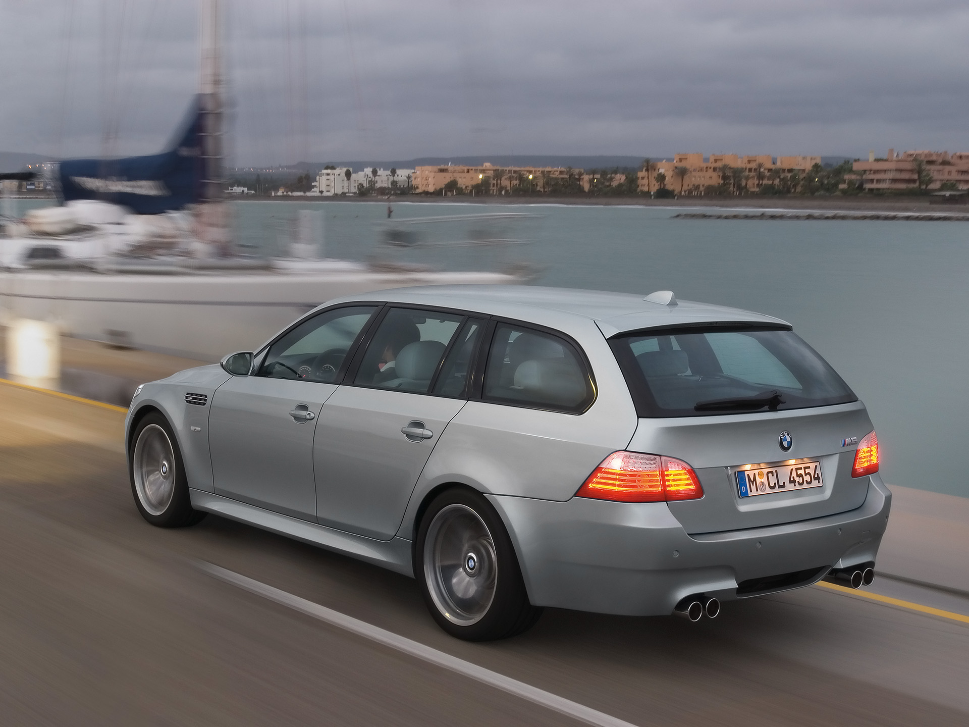 BMW 5 Series Touring (E61) 523i (177 Hp)